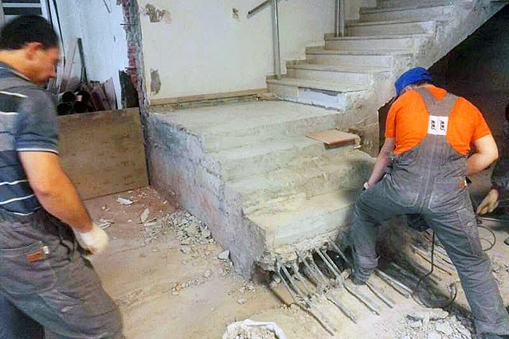 Демонтаж лестниц