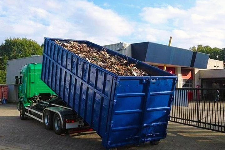 Установка контейнера для строительного мусора